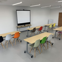 ルーム津店の全体風景の画像です。